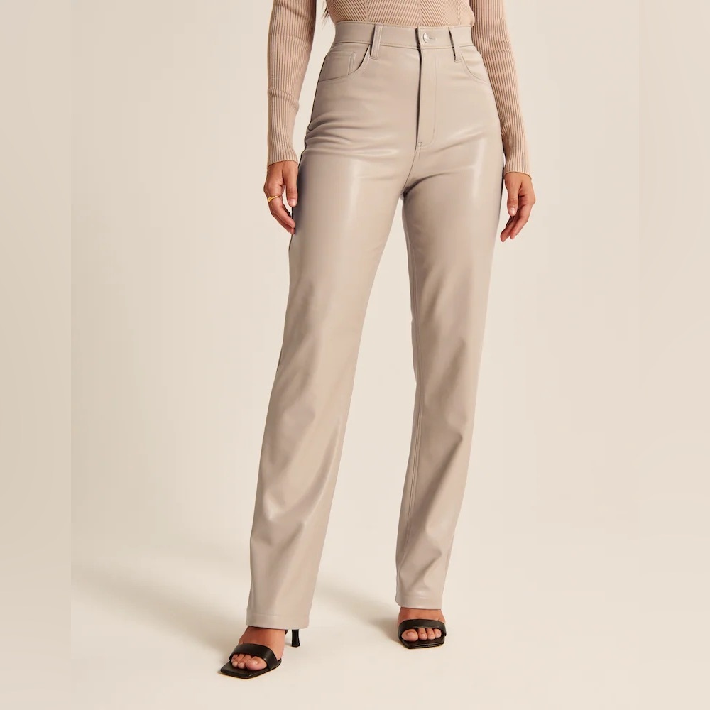 NWT - Abercrombie & Fitch - Curve Love Vegan Leather 90s Straight Pants - Tan